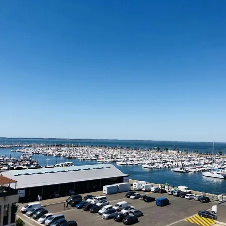 Apartment Avec Balcon, Piscine Et Parking - Aiguillon - Fr-1-433-1 Arcachon