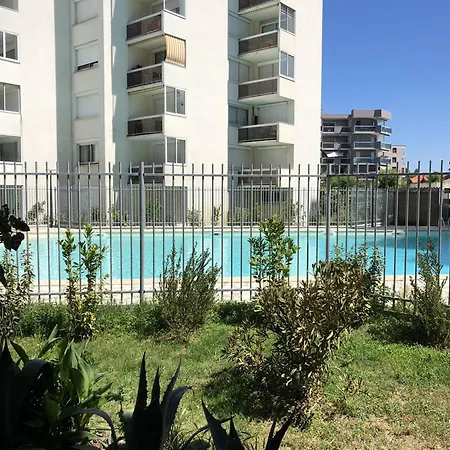 Avec Balcon, Piscine Et Parking - Aiguillon - Fr-1-433-1